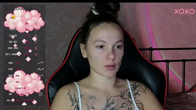 lil luna x online show from December 13, 5:21 pm