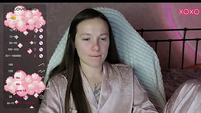 lil luna x online show from January 22, 1:00 pm