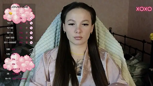 lil luna x online show from February 1, 4:00 pm