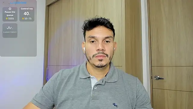 alejandro stark online show from October 1, 11:11 pm