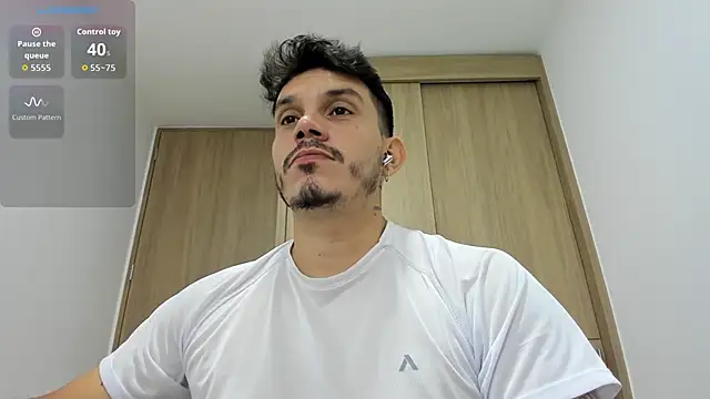 alejandro stark online show from October 24, 10:39 pm