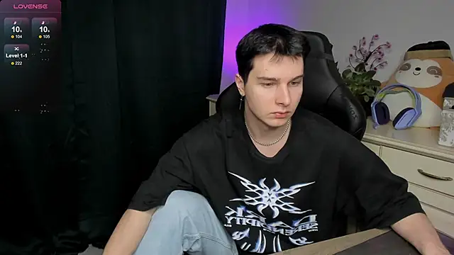 Vincent Strong online show from December 15, 8:18 am