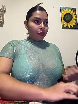 GigiiStone online show from December 2, 11:00 pm