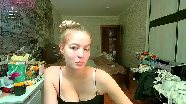   Aphrodita  wow   online show from February 6, 8:07 am