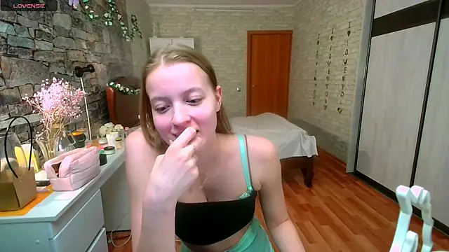   Aphrodita  wow   online show from March 14, 4:12 pm