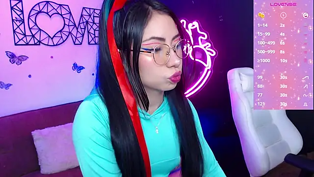 Snapshot of demyanderson_ chatting on December 26, 8:32 pm demyanderson online show from December 26, 8:32 pm