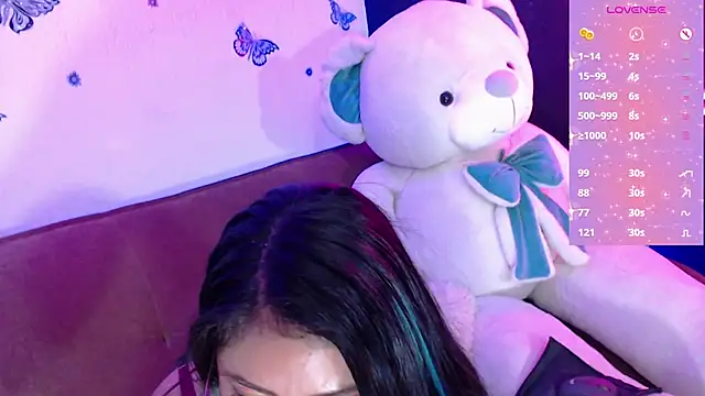 Snapshot of demyanderson_ chatting on December 27, 5:52 am demyanderson online show from December 27, 5:52 am