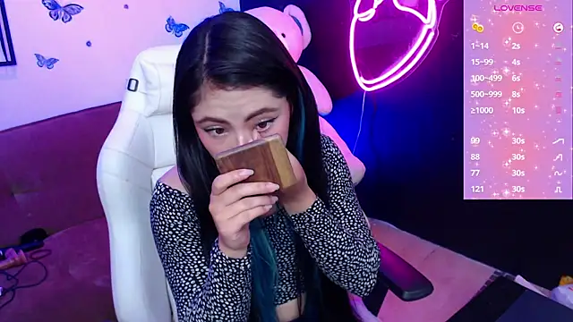 Snapshot of demyanderson_ chatting on January 22, 9:32 pm demyanderson online show from January 22, 9:32 pm