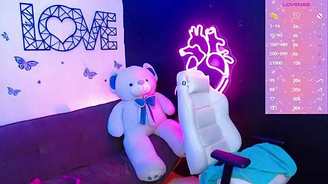 Snapshot of demyanderson_ chatting on January 25, 10:50 pm demyanderson online show from January 25, 10:50 pm