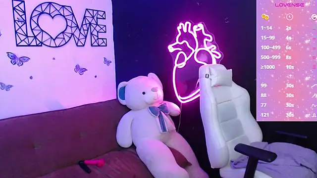 Snapshot of demyanderson_ chatting on February 28, 11:56 pm demyanderson online show from February 28, 11:56 pm