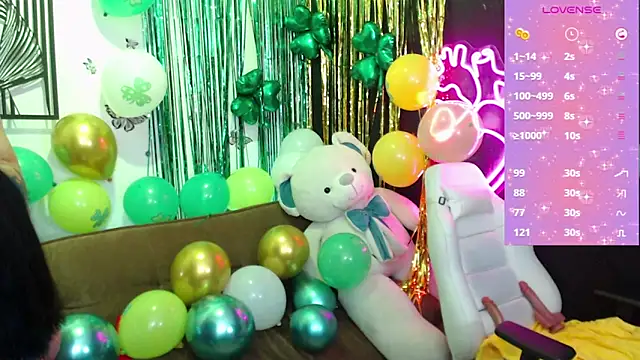 Snapshot of demyanderson_ chatting on March 17, 9:45 pm demyanderson online show from March 17, 9:45 pm