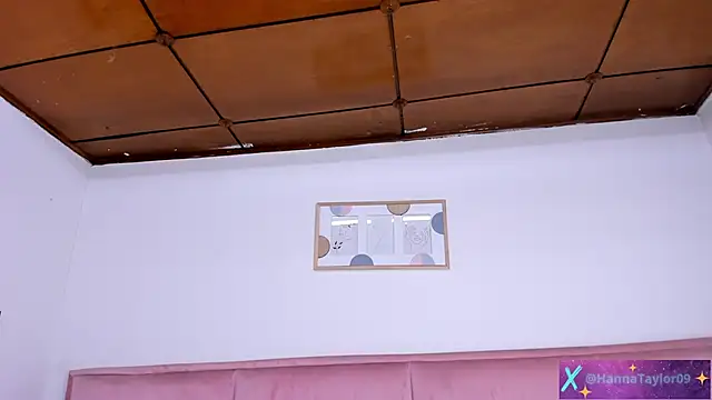 Snapshot of HannaTaylor chatting on December 18, 7:26 am HannaTaylor online show from December 18, 7:26 am