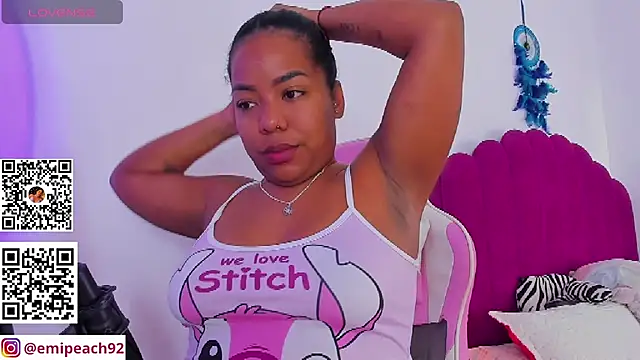 Snapshot of samanthaabloom chatting on June 19, 1:26 pm samanthaabloom online show from June 19, 1:26 pm