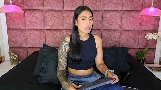 Taly Fox online show from May 8, 9:31 pm