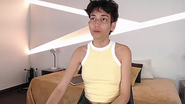 hot little bunny online show from February 4, 9:20 pm