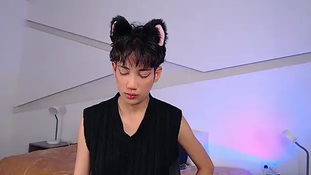 hot little bunny online show from February 8, 8:42 pm