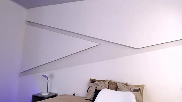 hot little bunny online show from September 18, 9:28 pm