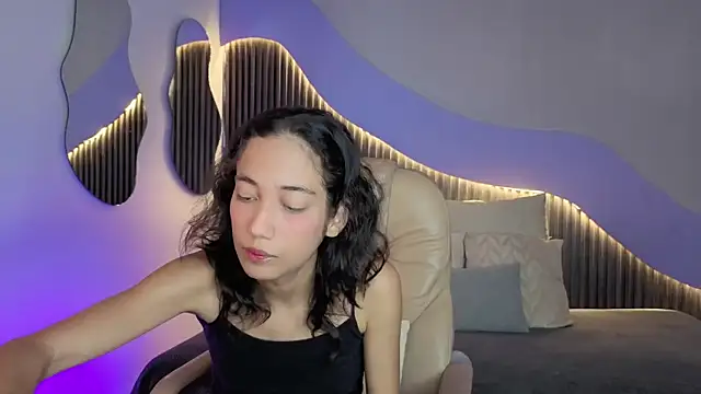hot little bunny online show from May 6, 9:42 pm