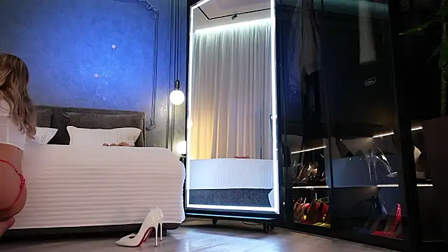 Rikka Moore online show from February 19, 10:11 am