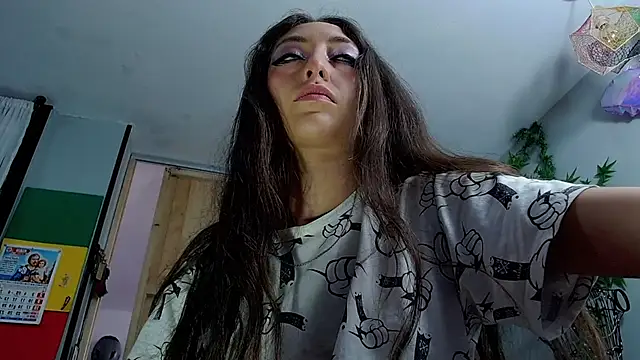 VickyJackson  online show from March 18, 4:59 pm