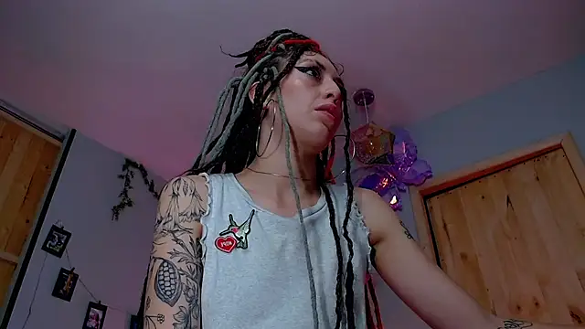 VickyJackson  online show from November 25, 10:54 pm