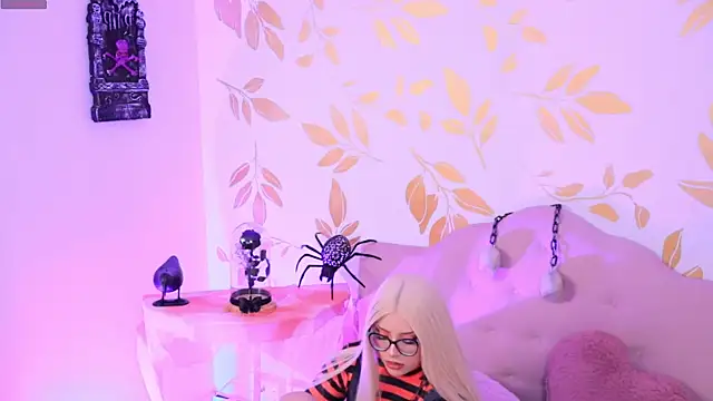 Misselektra   online show from October 31, 5:19 am