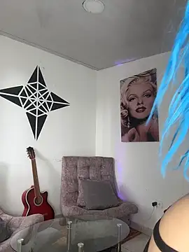 Snapshot of Mydreams69 chatting on April 19, 6:10 pm Mydreams69 online show from April 19, 6:10 pm