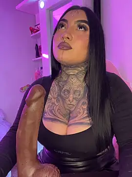 CloeeBeckam online show from November 11, 7:30 am