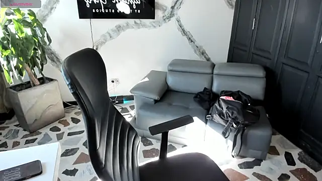 CelesteBrucee online show from December 1, 8:03 pm