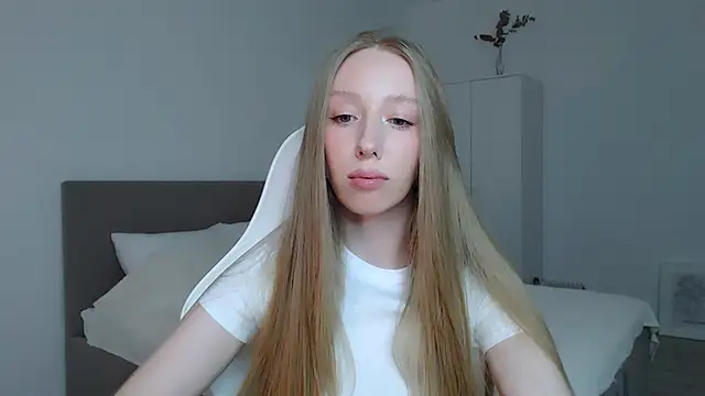 Luna insniity online show from December 13, 10:04 pm