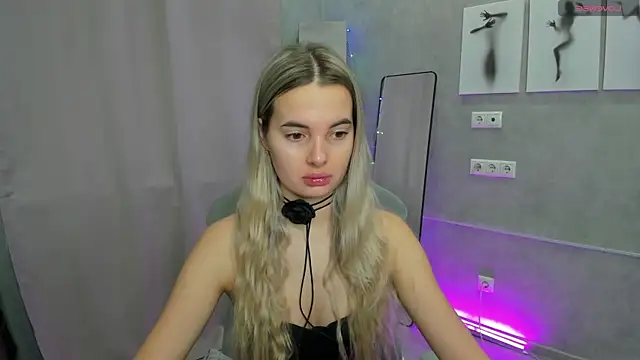 Donna Evans online show from December 23, 12:08 am