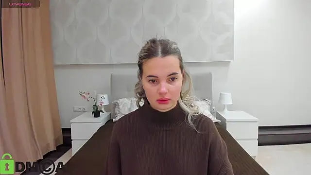 Donna Evans online show from February 7, 12:03 am