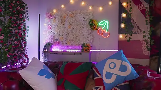 AmicaBentley online show from March 23, 6:06 am