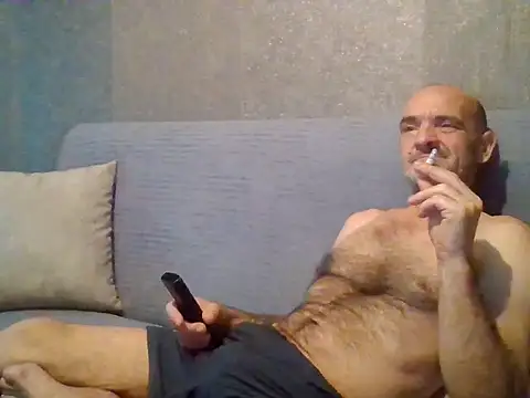 Snapshot of skorpibg65 chatting on November 17, 2:12 pm skorpibg65 online show from November 17, 2:12 pm