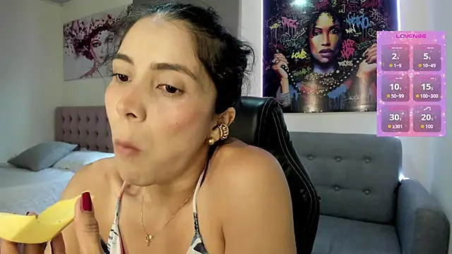 andykiuty online show from November 24, 8:19 pm