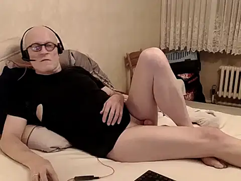 Snapshot of HornyRalfi55 chatting on December 22, 11:20 pm HornyRalfi55 online show from December 22, 11:20 pm