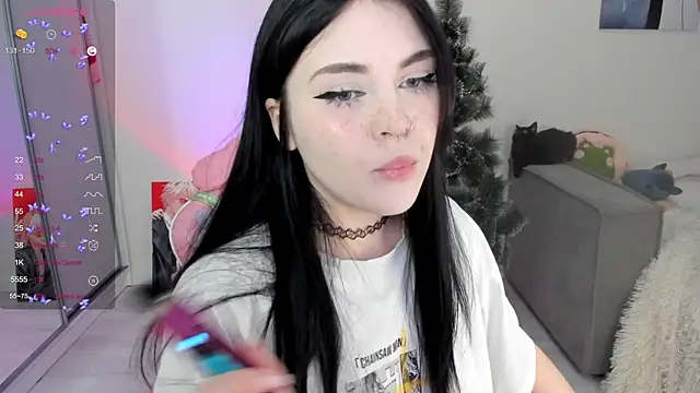 Snapshot of SelenaCute chatting on December 22, 5:12 am SelenaCute online show from December 22, 5:12 am