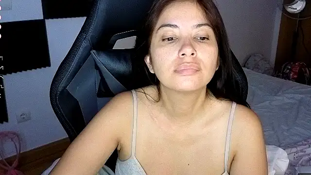 Snapshot of AnnaQueen chatting on July 28, 2:51 am AnnaQueen online show from July 28, 2:51 am