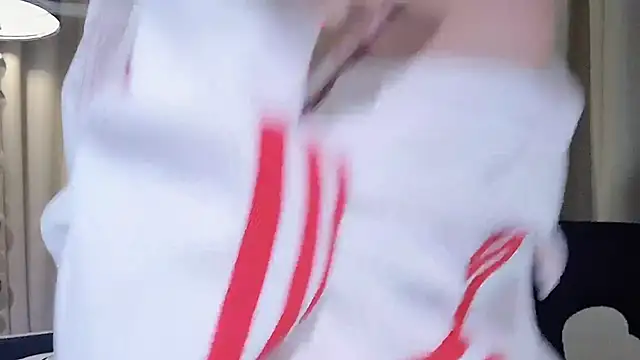 Snapshot of lvy-w chatting on March 5, 7:49 am lvy-w online show from March 5, 7:49 am