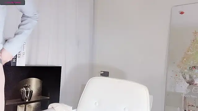 lvy-w online show from December 15, 12:31 pm