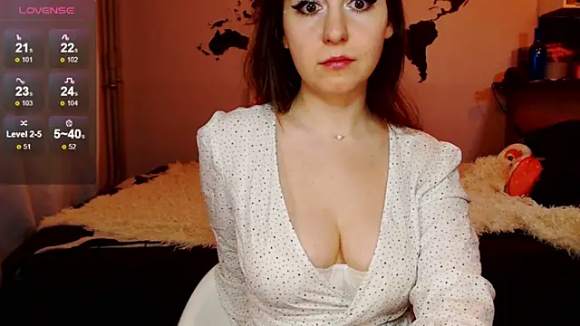 Snapshot of missgenevaonceagain_ chatting on February 19, 11:04 pm missgenevaonceagain  online show from February 19, 11:04 pm