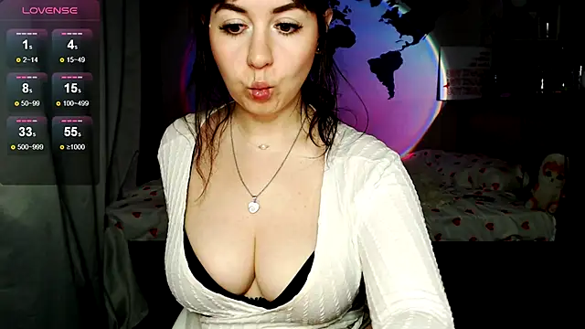 Snapshot of missgenevaonceagain_ chatting on October 15, 2:55 am missgenevaonceagain  online show from October 15, 2:55 am