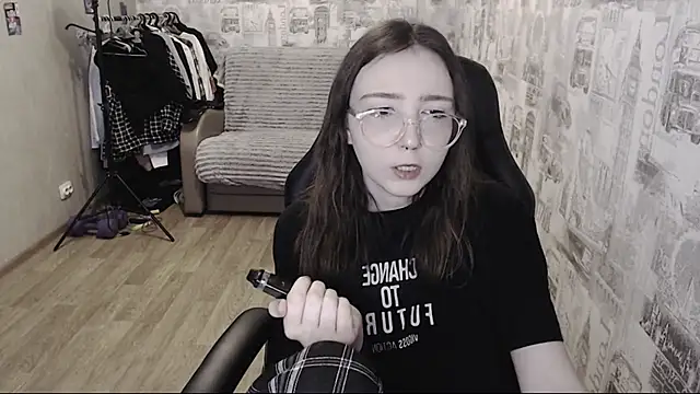 Snapshot of AmeliaKamishiro chatting on December 13, 12:17 pm AmeliaKamishiro online show from December 13, 12:17 pm