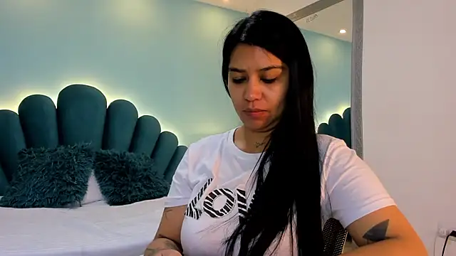 sharlott18 online show from February 21, 11:22 am