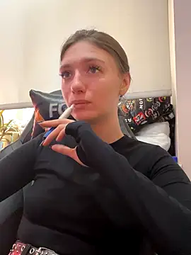 SwettyMolly online show from September 16, 6:47 am