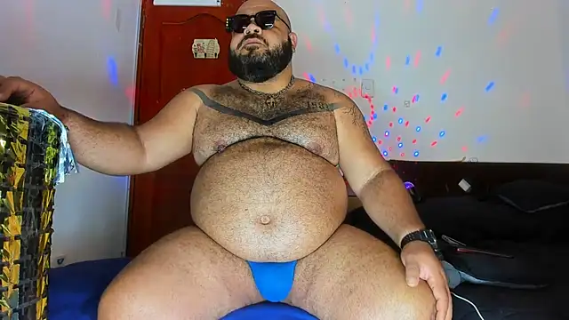 Latino bigcock online show from March 6, 10:39 pm
