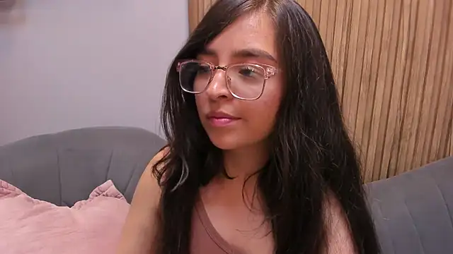 Snapshot of Eva_Macalliter chatting on December 28, 5:12 am Eva Macalliter online show from December 28, 5:12 am