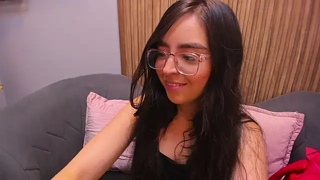 Snapshot of Eva_Macalliter chatting on December 29, 5:21 am Eva Macalliter online show from December 29, 5:21 am