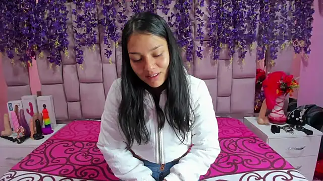 Bich Anal  online show from February 8, 1:33 pm