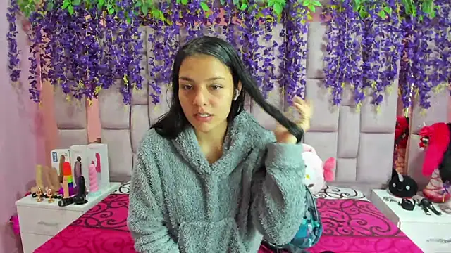 Bich Anal  online show from February 12, 1:37 pm